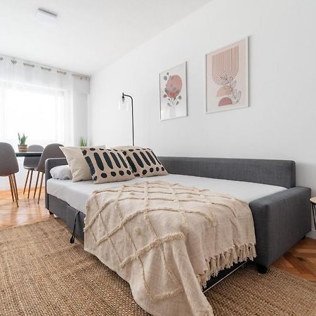 Moderno Apartamento Con Parking Apartment Vigo Exterior photo