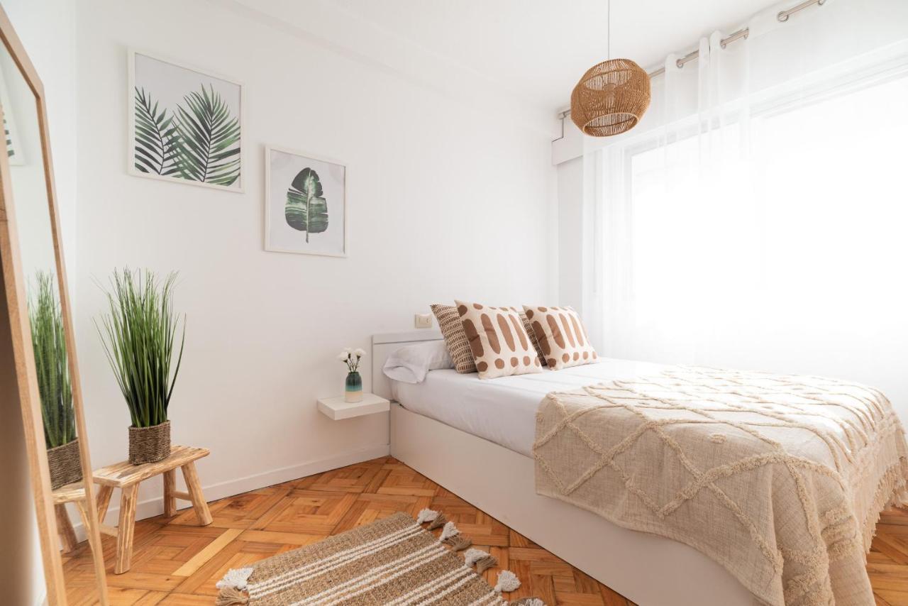 Moderno Apartamento Con Parking Apartment Vigo Exterior photo