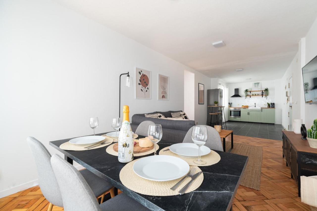 Moderno Apartamento Con Parking Apartment Vigo Exterior photo